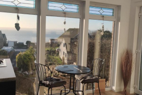 KINGHORN - Private Room, own entrance, ensuite, sunroom & Views